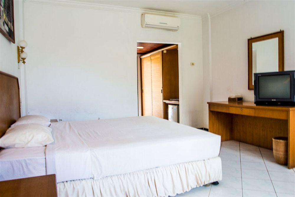 Kuta Indah Hotel Екстериор снимка