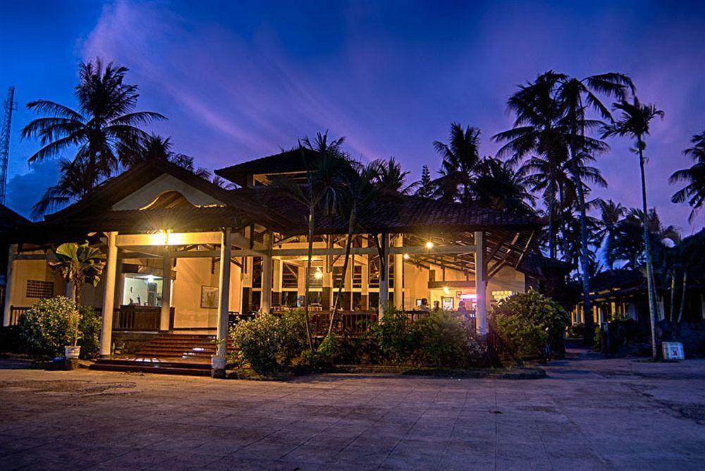 Kuta Indah Hotel Екстериор снимка