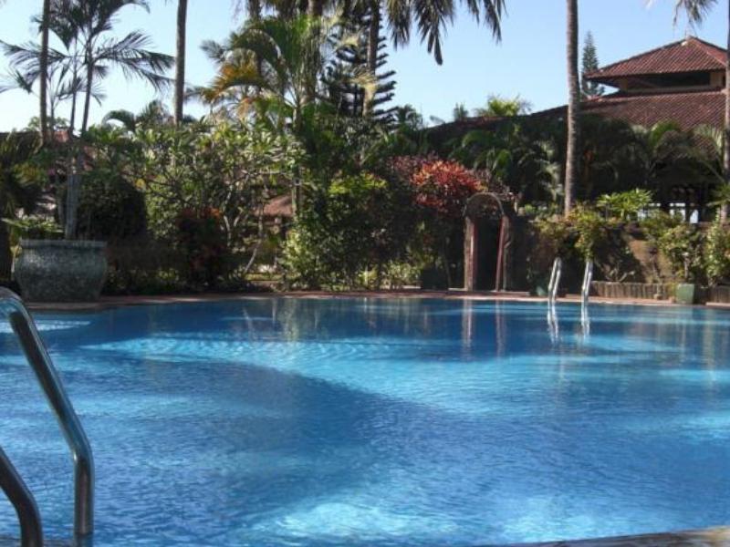 Kuta Indah Hotel Екстериор снимка