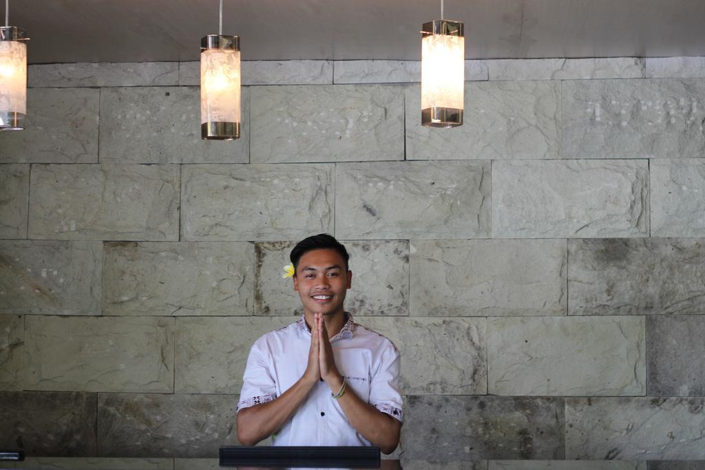 Kuta Indah Hotel Екстериор снимка