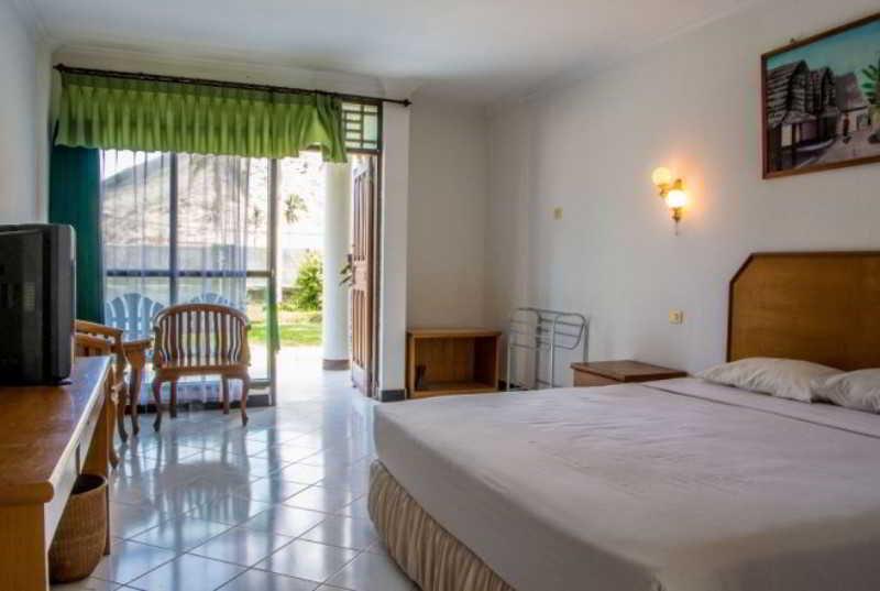 Kuta Indah Hotel Екстериор снимка