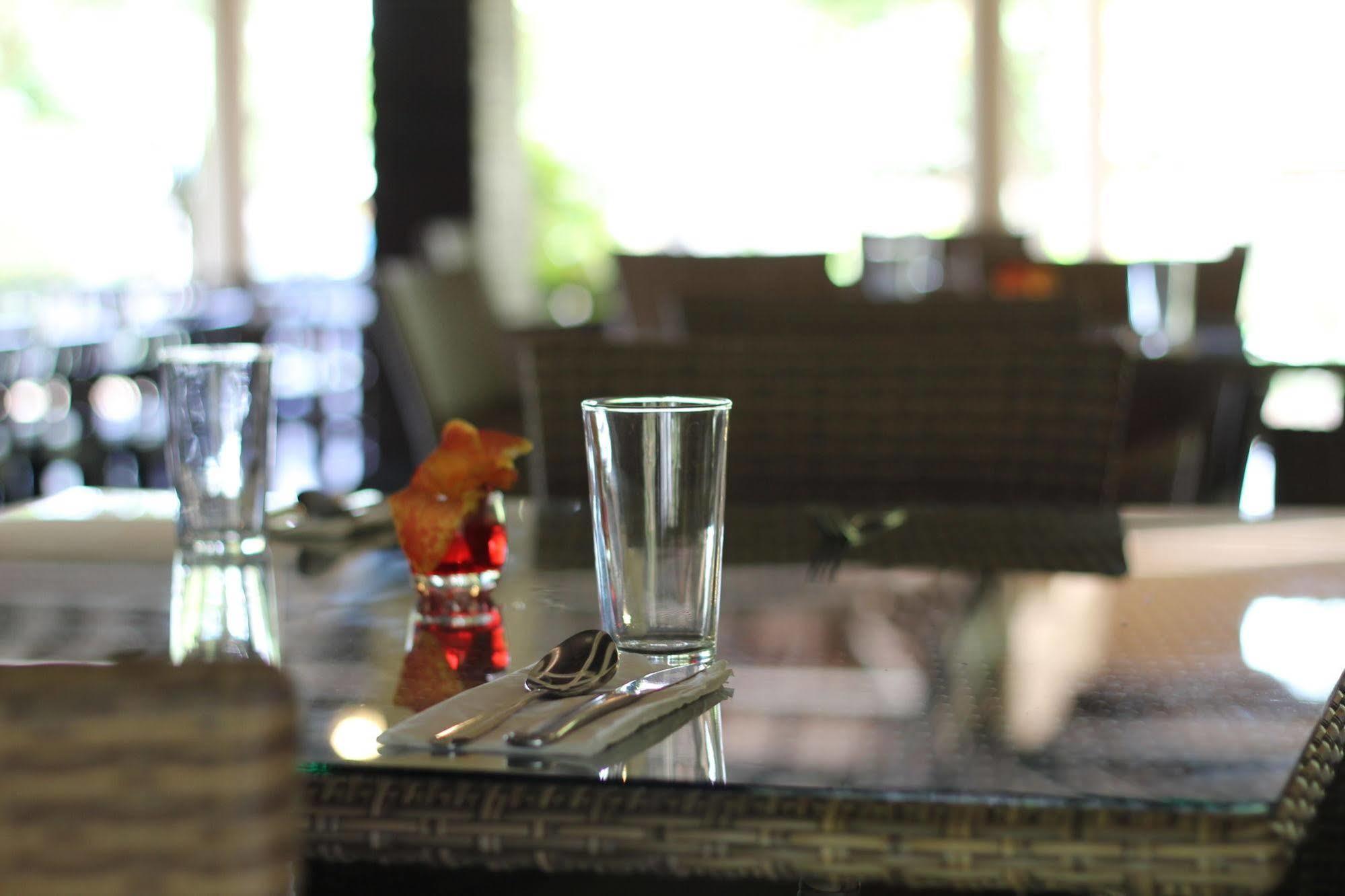 Kuta Indah Hotel Екстериор снимка