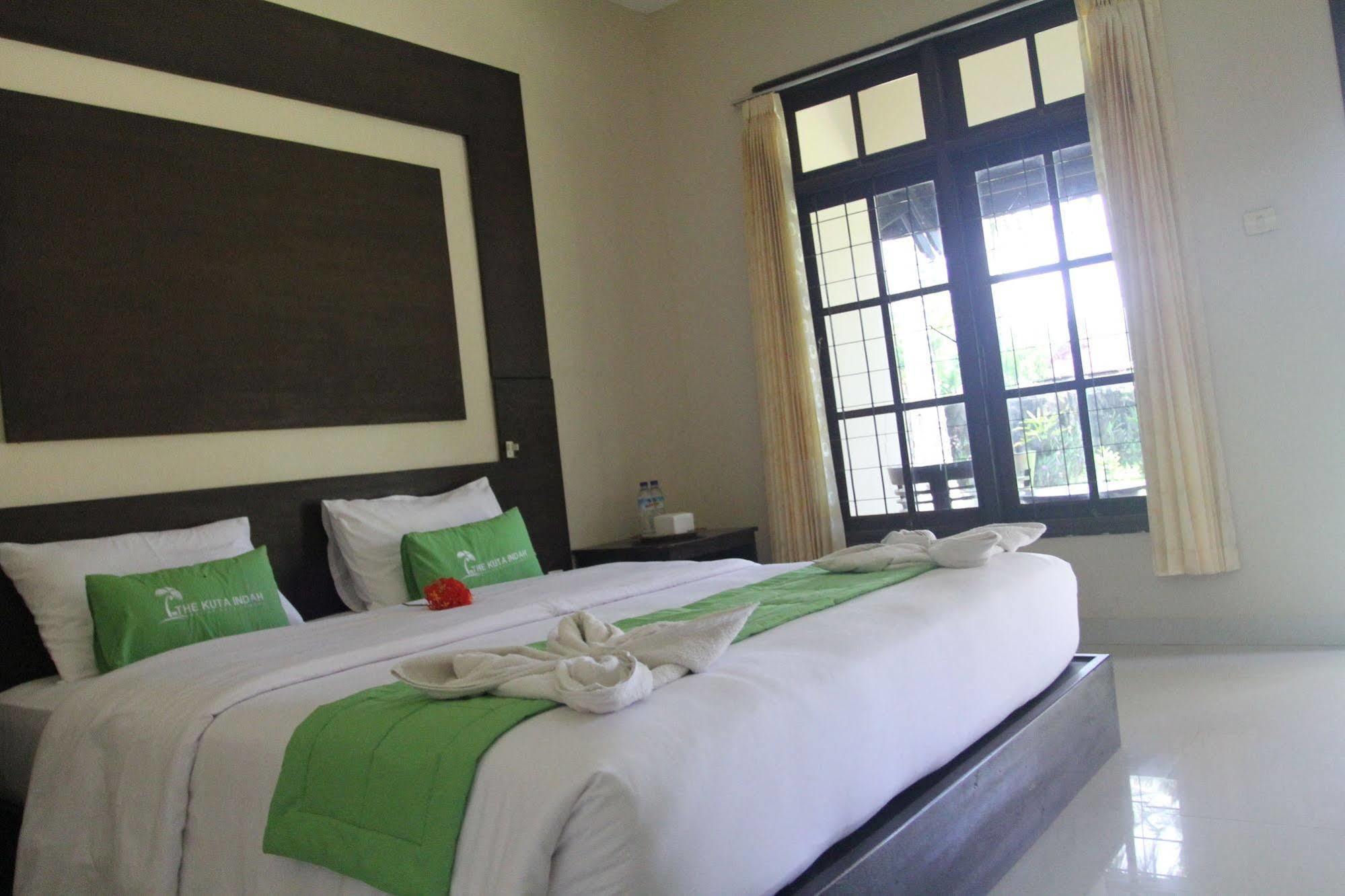 Kuta Indah Hotel Екстериор снимка