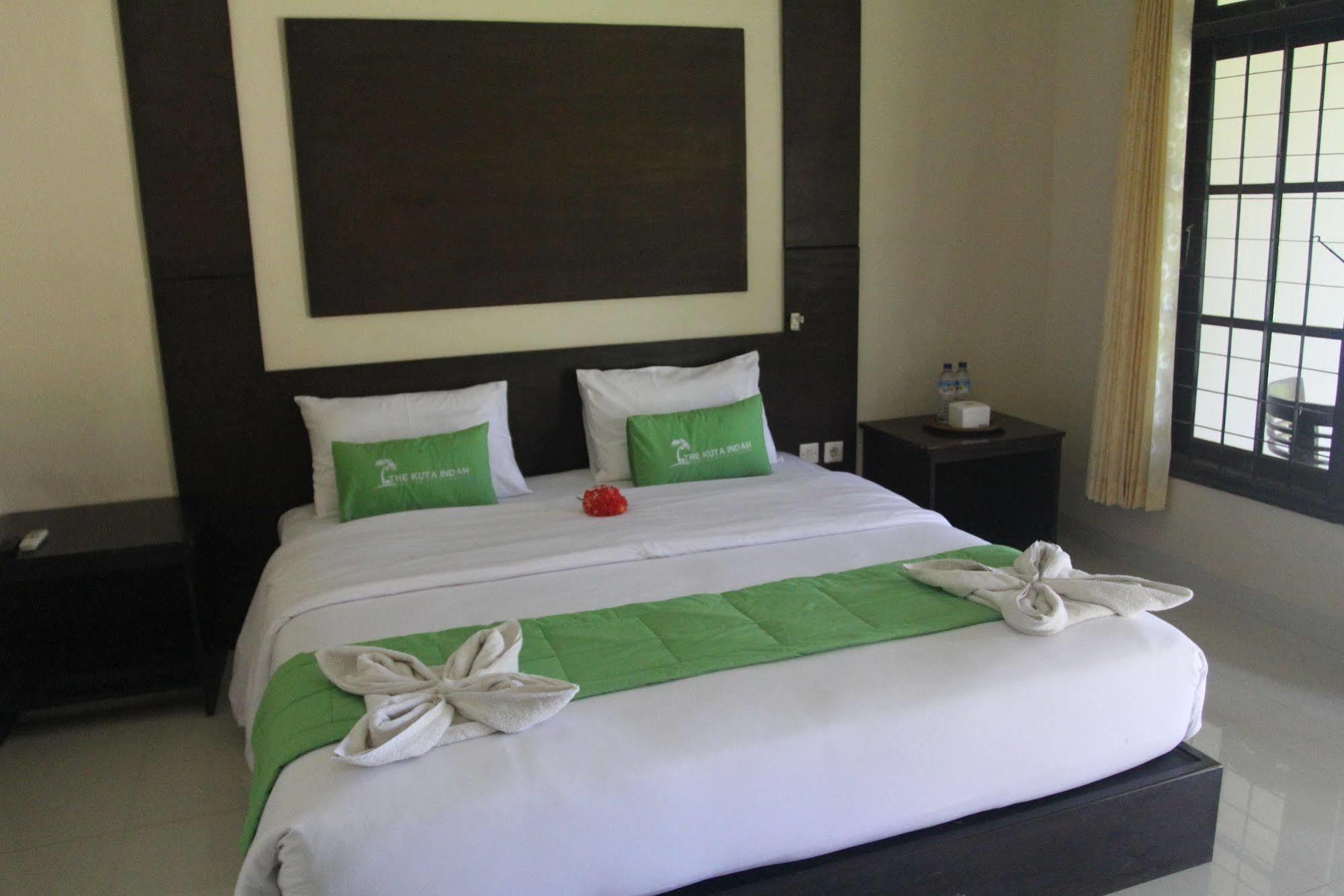 Kuta Indah Hotel Екстериор снимка