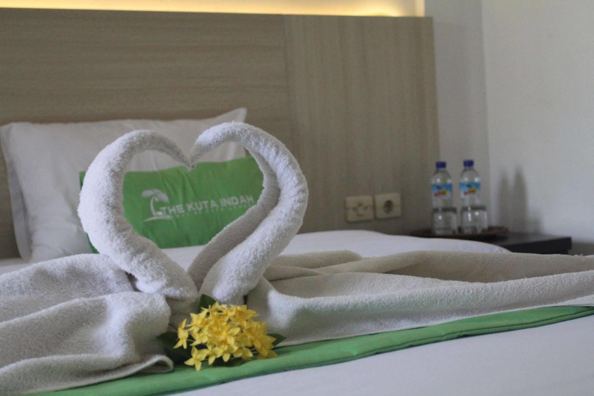 Kuta Indah Hotel Екстериор снимка