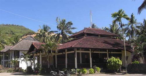 Kuta Indah Hotel Екстериор снимка