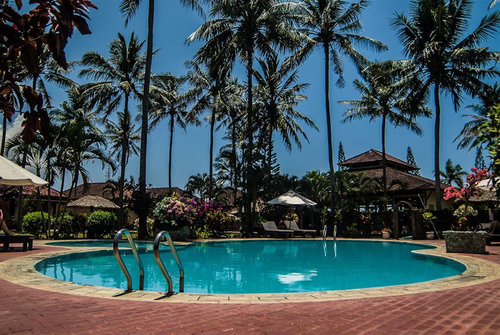 Kuta Indah Hotel Екстериор снимка