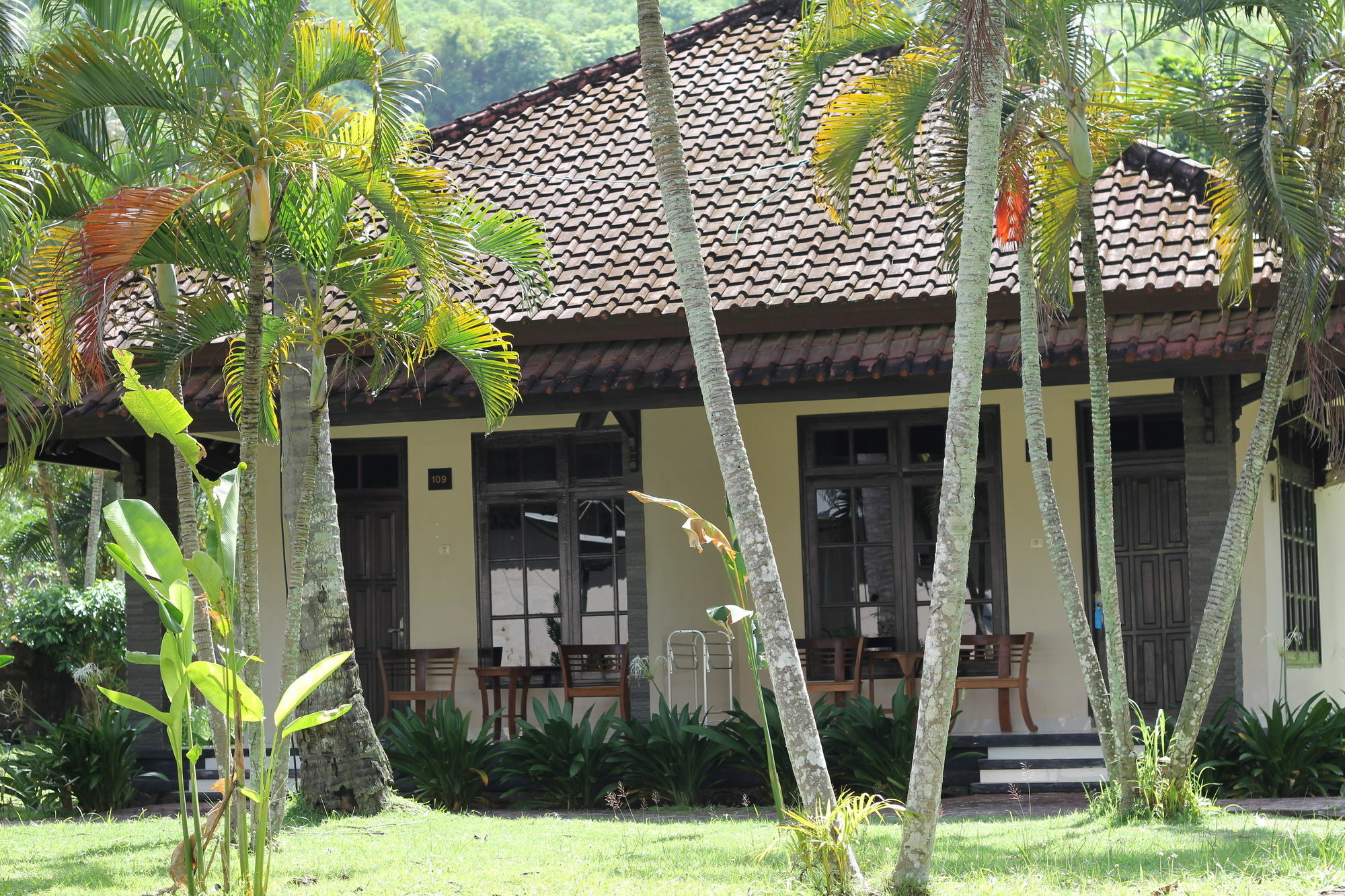 Kuta Indah Hotel Екстериор снимка