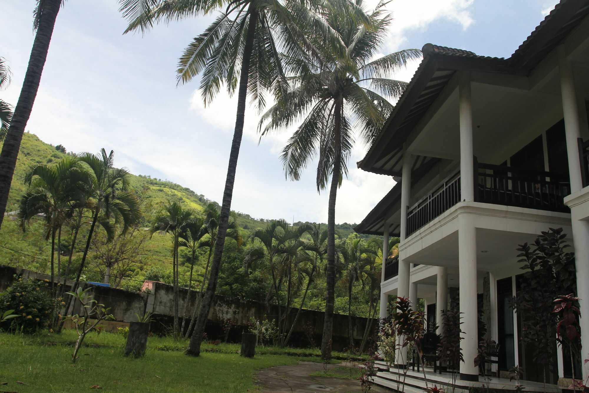Kuta Indah Hotel Екстериор снимка